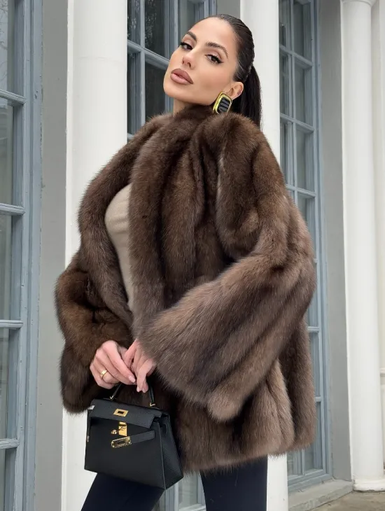 Полушубок из баргузинского соболя с V-образным воротником седина 2/3