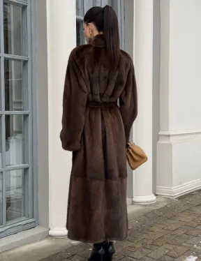 Цельнокроенная норковая шуба из североамериканской норки соболиного оттенка