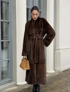 Цельнокроенная норковая шуба из североамериканской норки соболиного оттенка