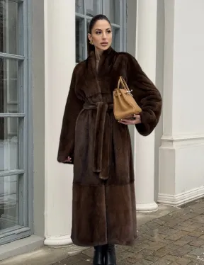 Цельнокроенная норковая шуба из североамериканской норки соболиного оттенка