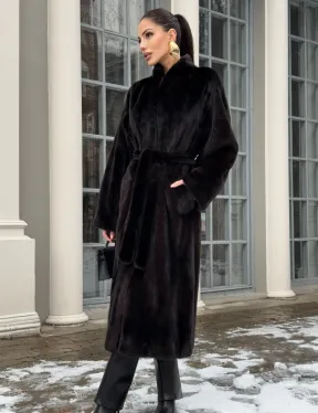 Шуба из аукционного меха норки SAGA FURS в натуральном коричневом цвете