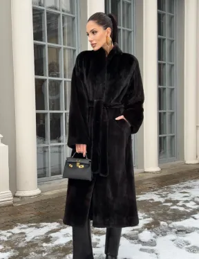 Шуба из аукционного меха норки SAGA FURS в натуральном коричневом цвете