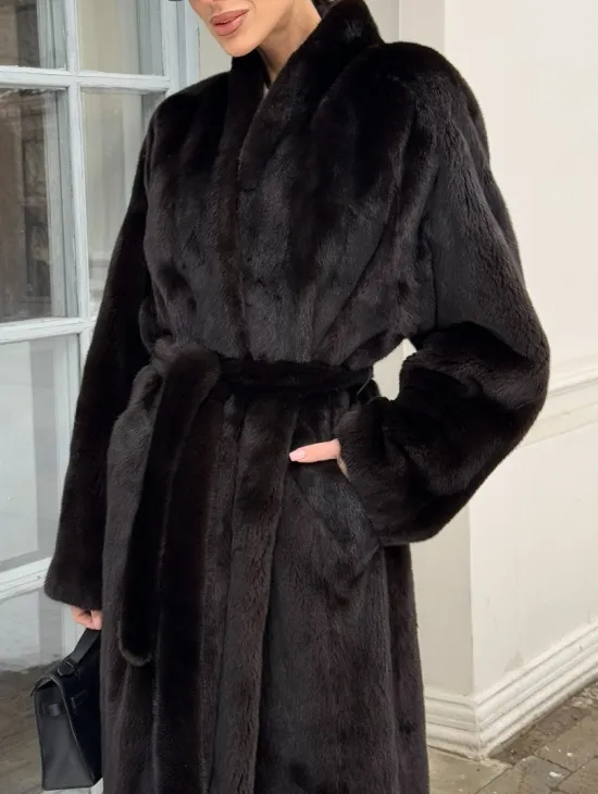 Натуральная коричневая норковая шуба в аукционном мехе SAGA FURS