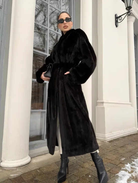 Натуральная коричневая норковая шуба в аукционном мехе SAGA FURS