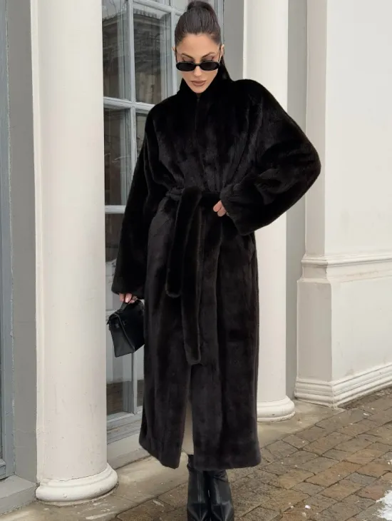 Натуральная коричневая норковая шуба в аукционном мехе SAGA FURS