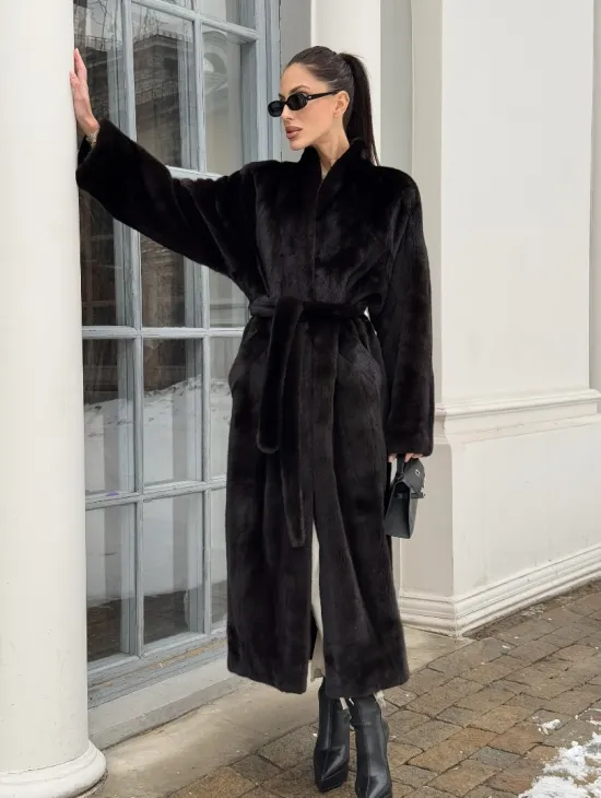 Натуральная коричневая норковая шуба в аукционном мехе SAGA FURS