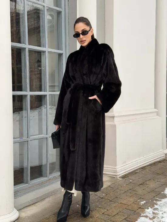 Натуральная коричневая норковая шуба в аукционном мехе SAGA FURS