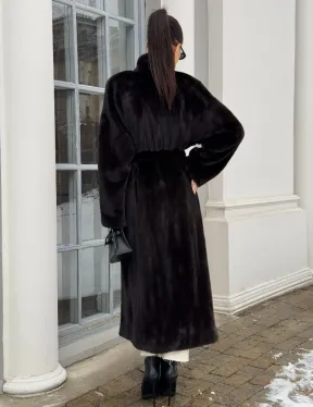 Натуральная коричневая норковая шуба в аукционном мехе SAGA FURS