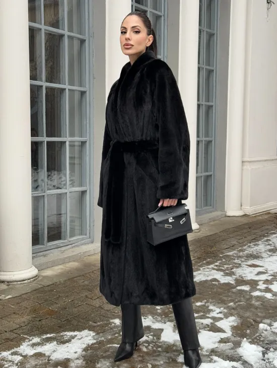 Натуральная женская норковая шуба из аукционного меха норки Blackglama