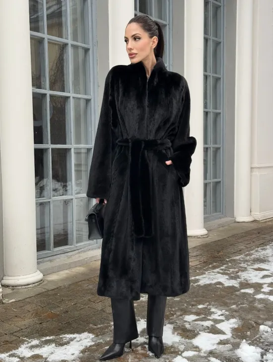 Натуральная женская норковая шуба из аукционного меха норки Blackglama