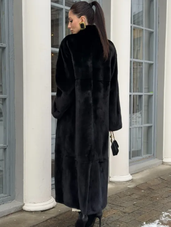 Цельнокроенная норковая шуба из аукционной норки Blackglama