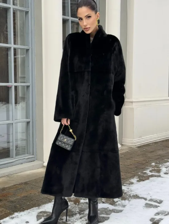 Цельнокроенная норковая шуба из аукционной норки Blackglama