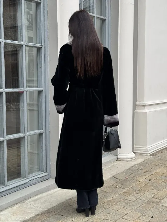 Шуба из стриженой норки с отделкой под шиншиллу