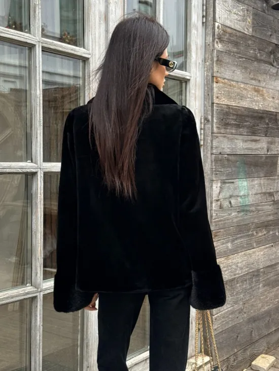 Короткий меховой полушубок из стриженной норки, английский воротник