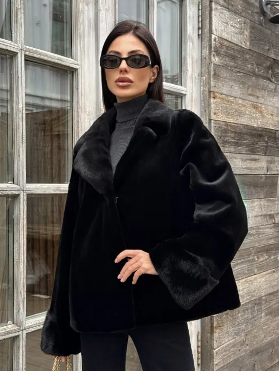 Короткий меховой полушубок из стриженной норки, английский воротник