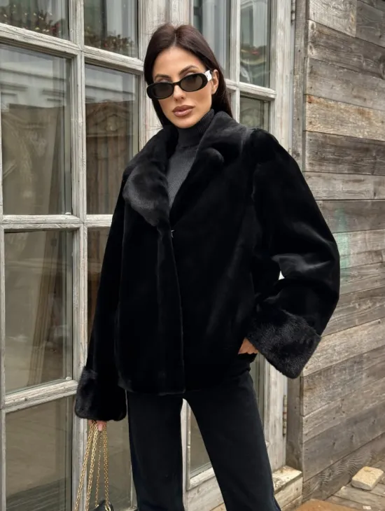 Короткий меховой полушубок из стриженной норки, английский воротник