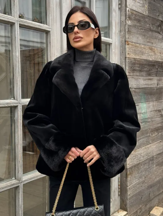 Короткий меховой полушубок из стриженной норки, английский воротник