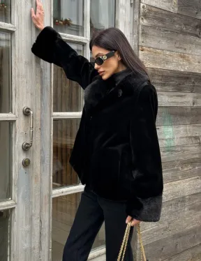 Короткий меховой полушубок из стриженной норки, английский воротник