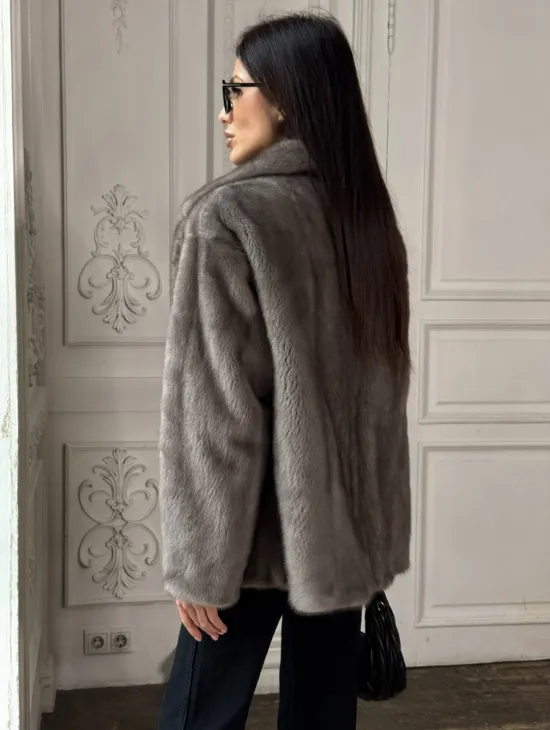 Норковый жакет классического кроя с прорезными карманами клапанами