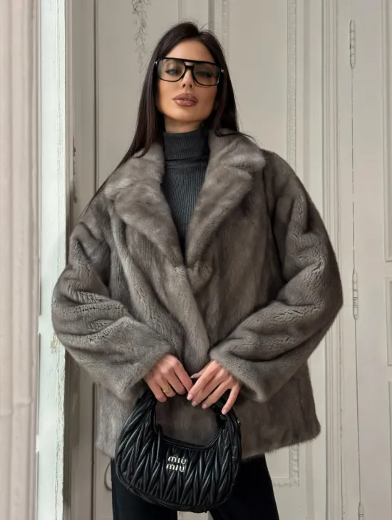 Норковый жакет классического кроя с прорезными карманами клапанами