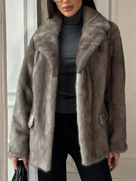 Норковый жакет классического кроя с прорезными карманами клапанами