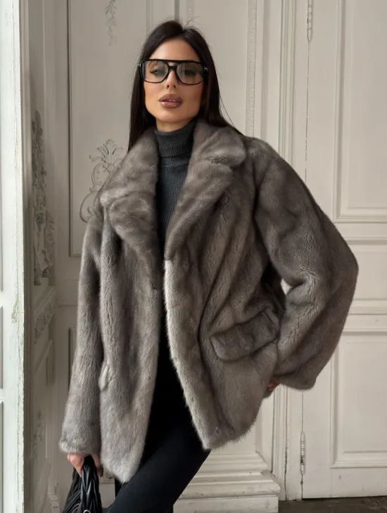 Норковый жакет классического кроя с прорезными карманами клапанами