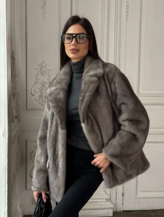 Норковый жакет классического кроя с прорезными карманами клапанами