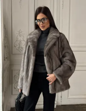 Норковый жакет классического кроя с прорезными карманами клапанами