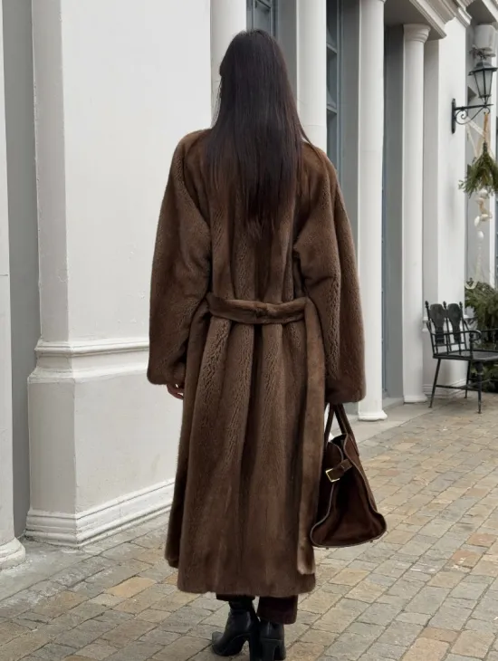 Натуральная шуба пастель из скандинавской норки SAGA FURS SUPERIOR