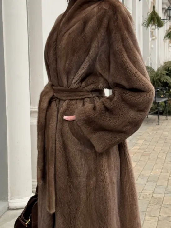 Натуральная шуба пастель из скандинавской норки SAGA FURS SUPERIOR