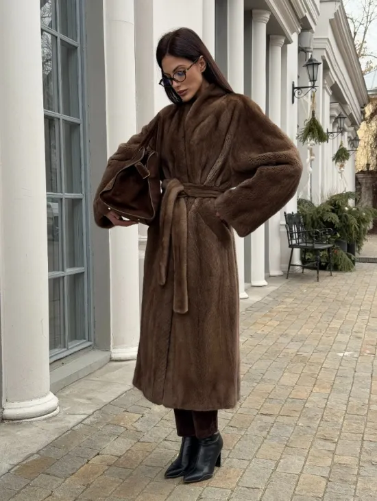 Натуральная шуба пастель из скандинавской норки SAGA FURS SUPERIOR