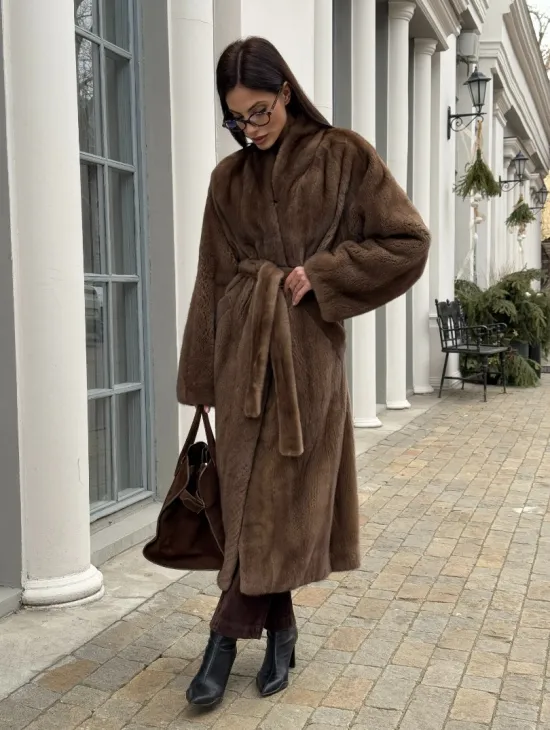 Натуральная шуба пастель из скандинавской норки SAGA FURS SUPERIOR