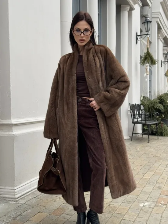 Натуральная шуба пастель из скандинавской норки SAGA FURS SUPERIOR