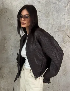 Женский бомбер из натуральной плетёной кожи