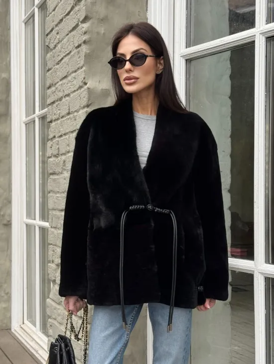 Комбинированная женская дубленка из мутона с мехом норки