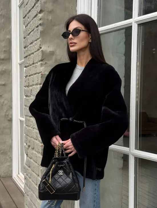 Комбинированная женская дубленка из мутона с мехом норки