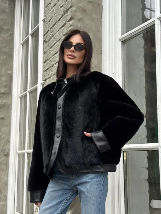 Куртка из мутона с мехом норки - черная