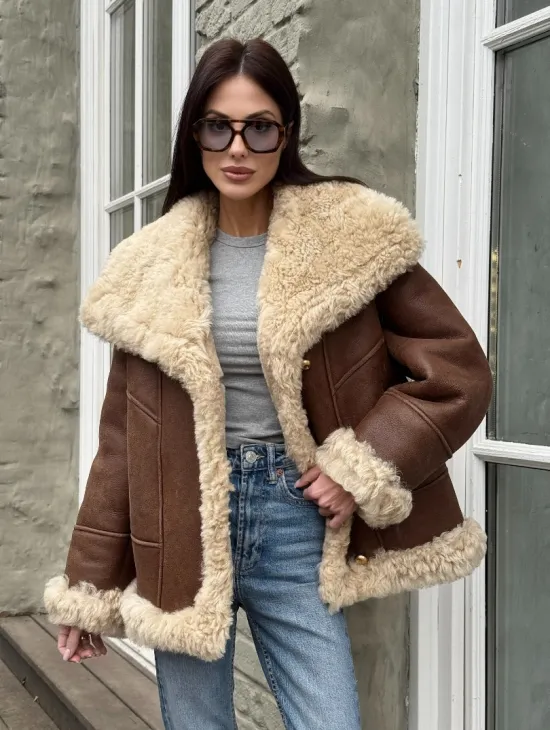 Коричневая женская дубленка с воротником «Челси» из овчины тиградо