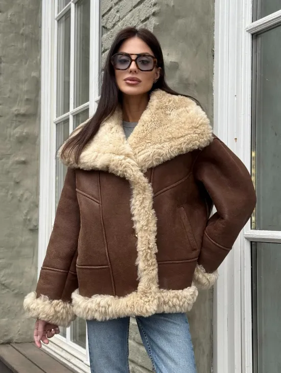 Коричневая женская дубленка с воротником «Челси» из овчины тиградо