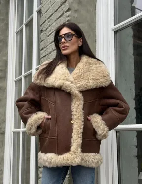 Коричневая женская дубленка с воротником «Челси» из овчины тиградо