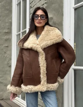 Коричневая женская дубленка с воротником «Челси» из овчины тиградо