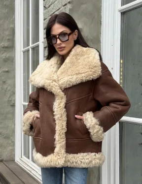 Коричневая женская дубленка с воротником «Челси» из овчины тиградо