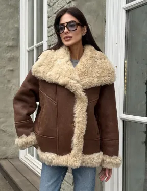 Коричневая женская дубленка с воротником «Челси» из овчины тиградо