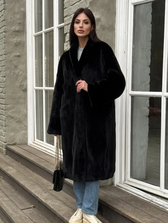 Шуба из норки Black в классической выкладке с воротником стойка-шаль