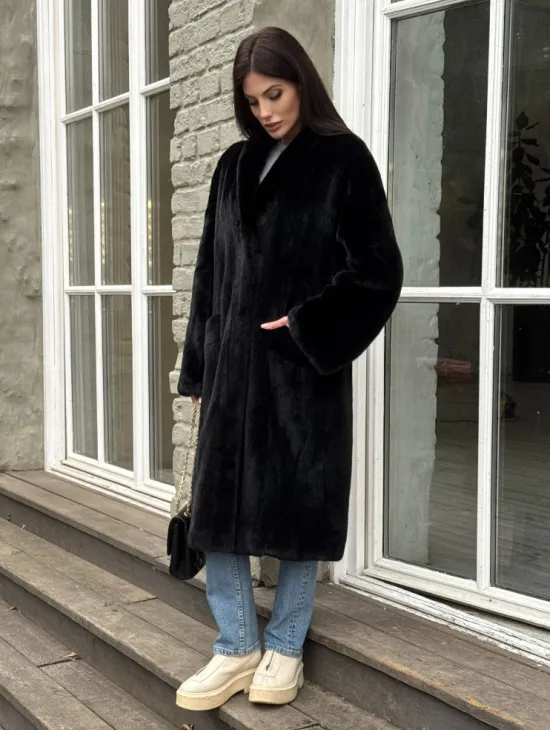 Шуба из норки Black в классической выкладке с воротником стойка-шаль