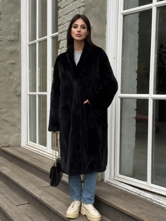 Шуба из норки Black в классической выкладке с воротником стойка-шаль