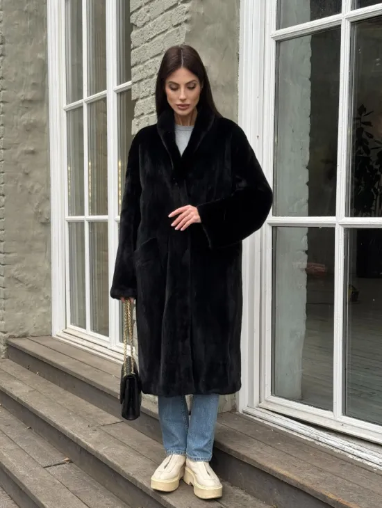 Шуба из норки Black в классической выкладке с воротником стойка-шаль