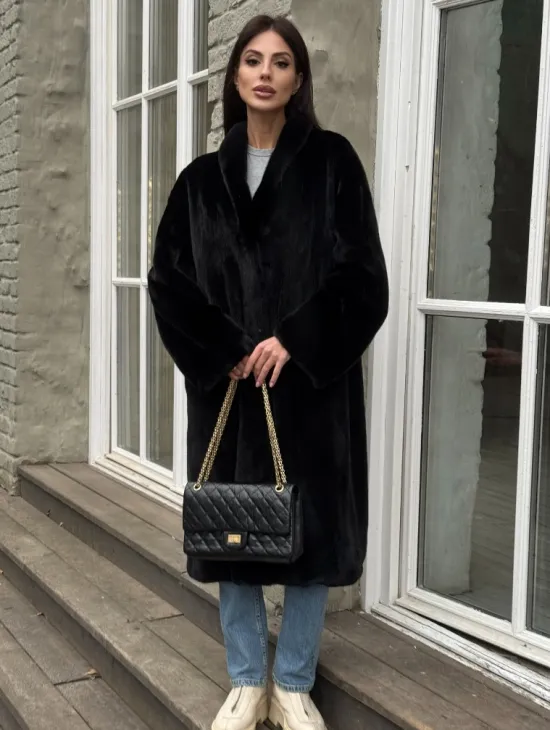 Шуба из норки Black в классической выкладке с воротником стойка-шаль