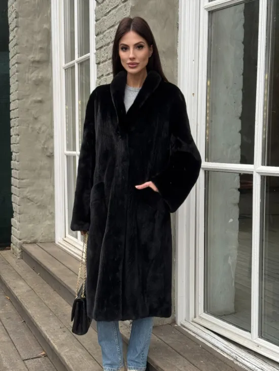 Шуба из норки Black в классической выкладке с воротником стойка-шаль