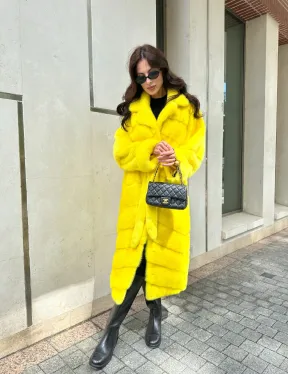 Шуба из меха норки в лимонном цвете